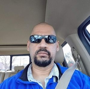 Meet your Posher, Moises